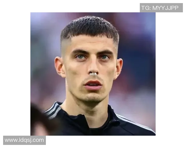 可爱男孩头像展现足球明星风采与活力的完美结合