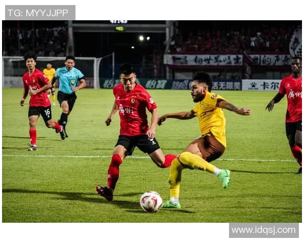 广州足球队在世界锦标赛中的精彩表现与力量分析 广州足球队在世界锦标赛中的精彩表现与力量分析