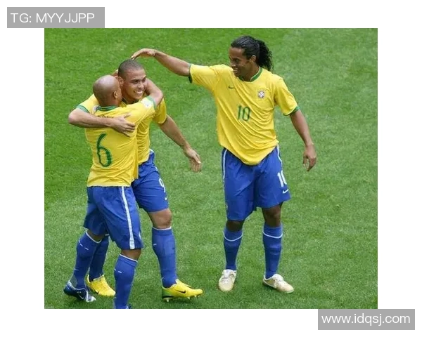 左边前卫足球明星的辉煌历程与传奇瞬间解析