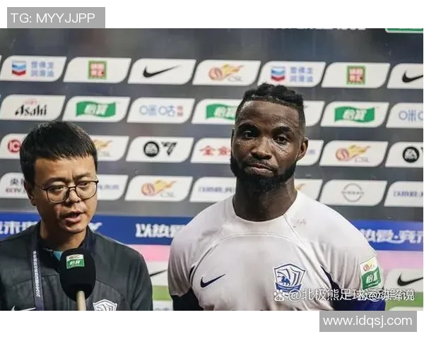 外国足球明星身高揭秘：谁是绿茵场上的高个子巨星